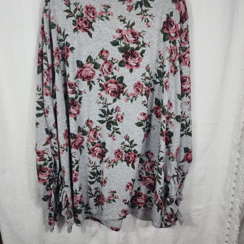 Sweater - Picture 6 of 8